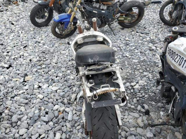 Suzuki Gsxr600 Image 3