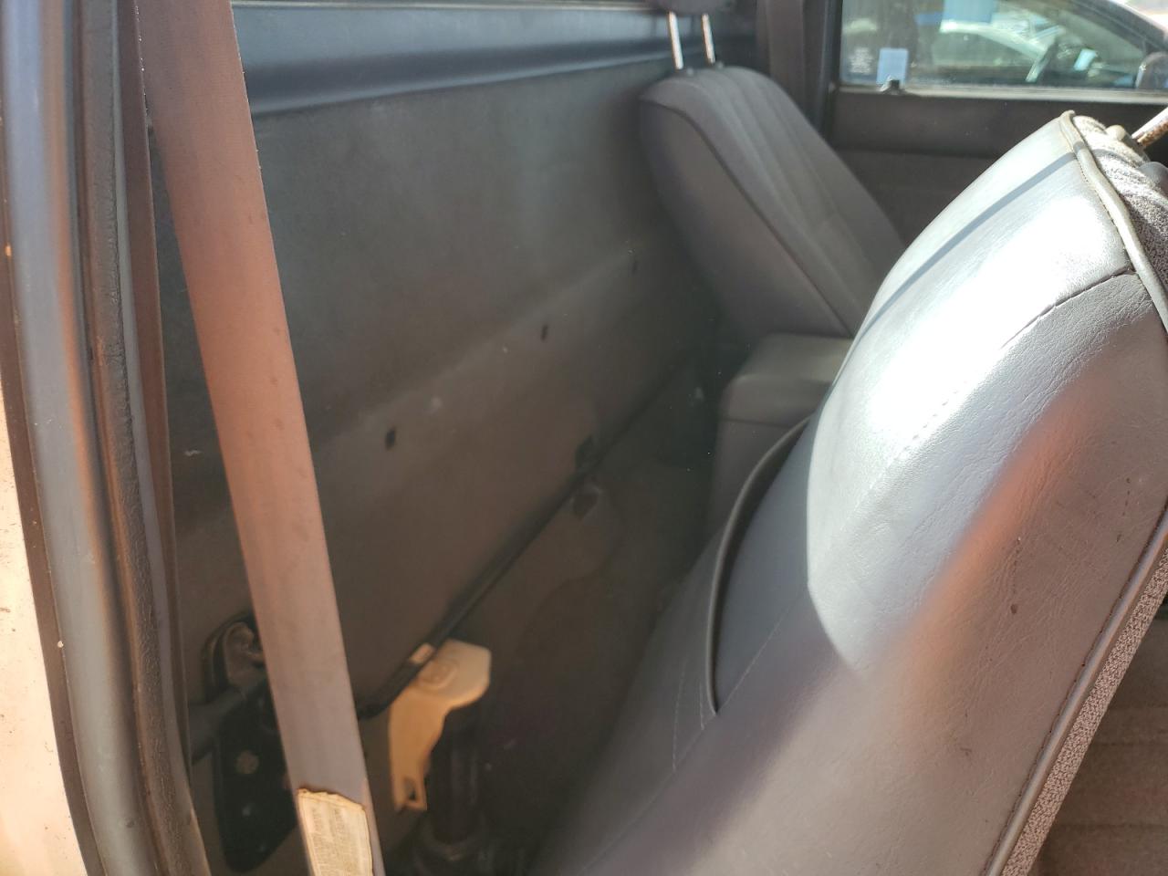 Toyota Tacoma Image 9