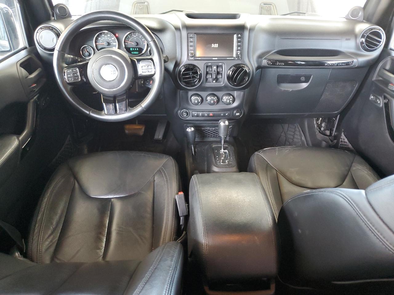 Jeep Wrangler Sahara Image 4