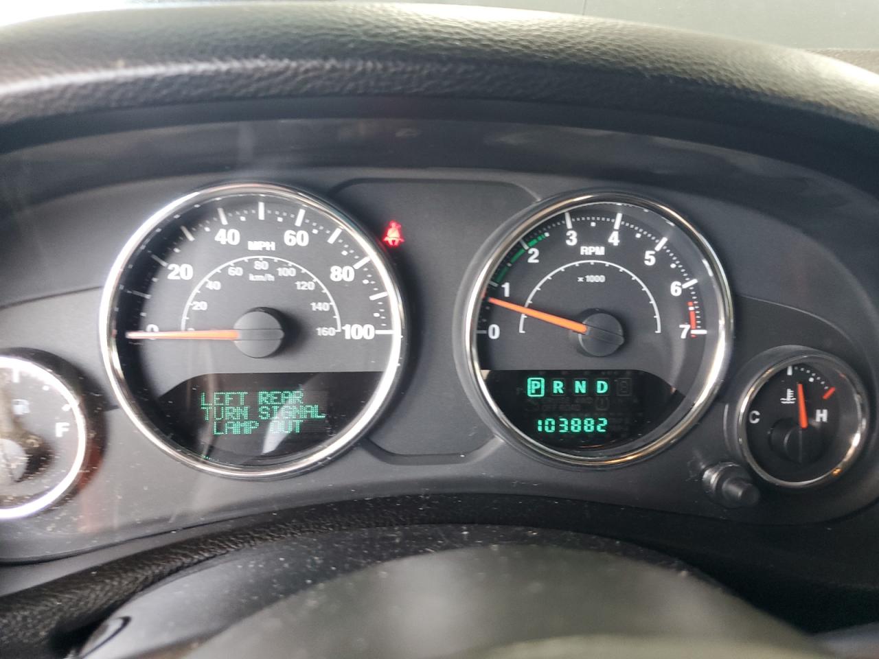 Jeep Wrangler Sahara Image 13