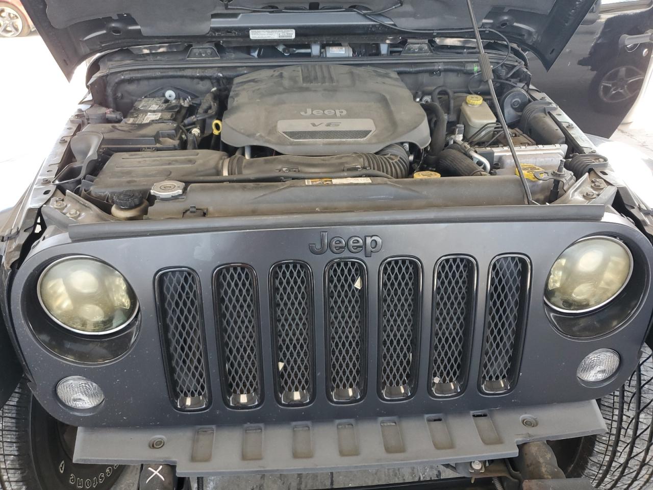 Jeep Wrangler Sahara Image 9