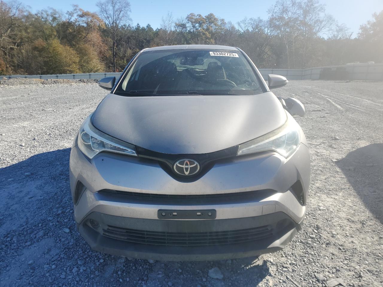 Toyota C-HR Xle Image 11