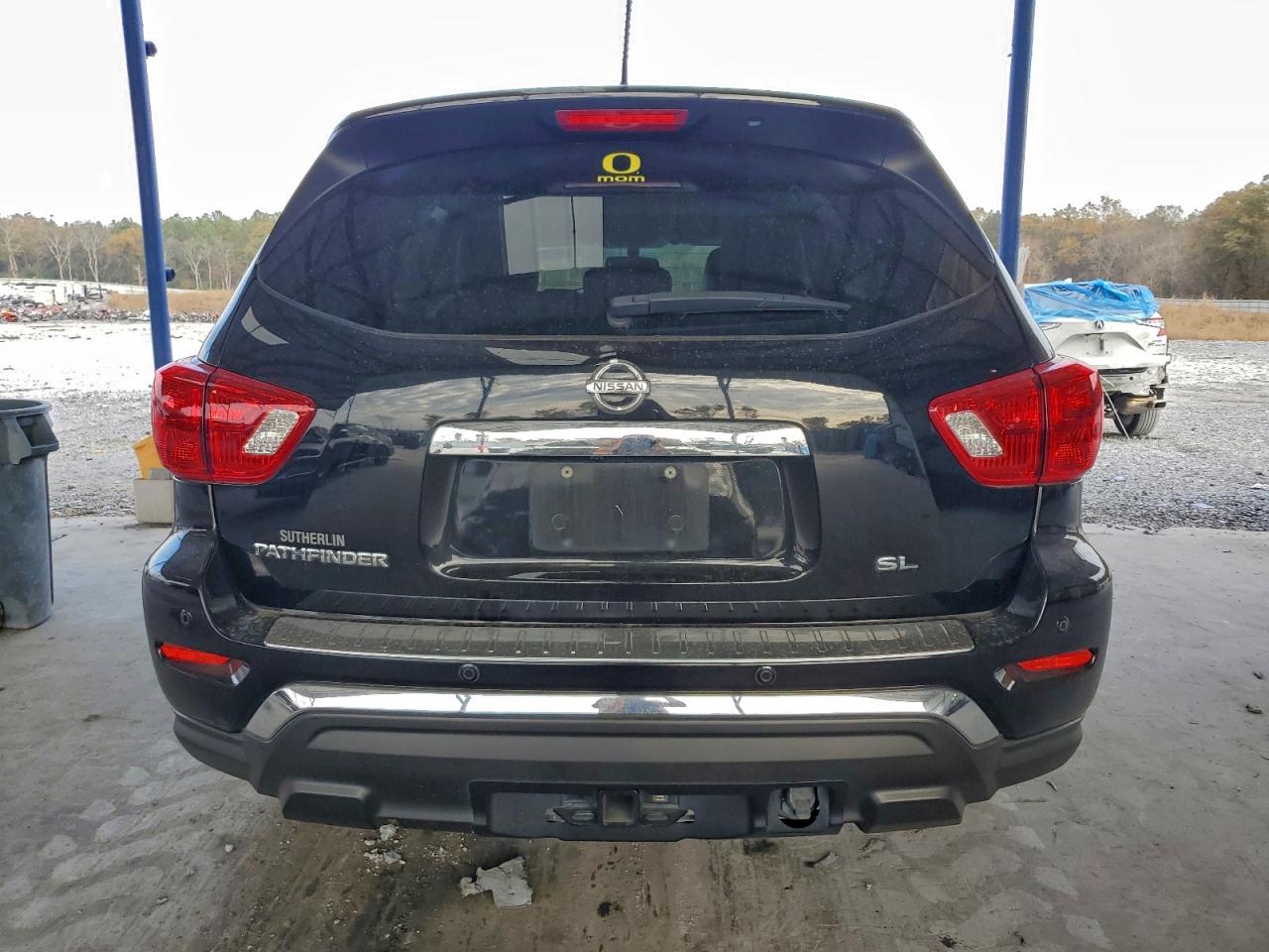 Nissan Pathfinder S Image 3