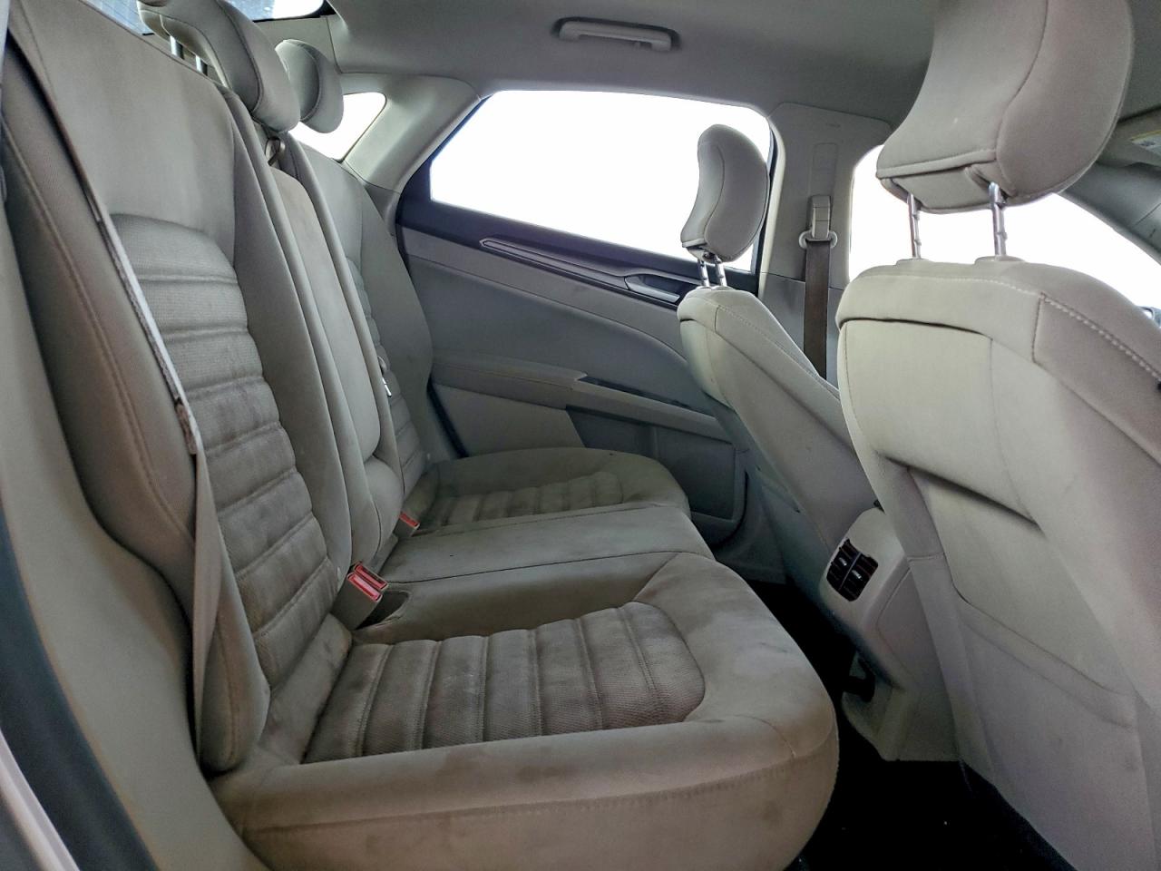 Ford Fusion Se Image 7