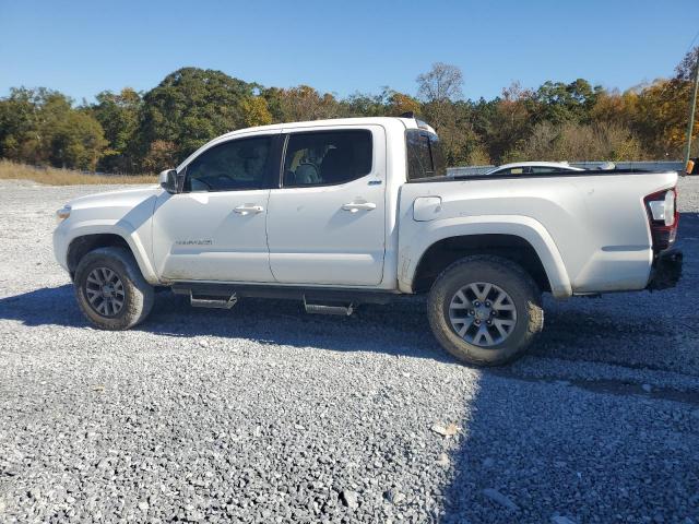 Toyota Tacoma Double Cab Image 3