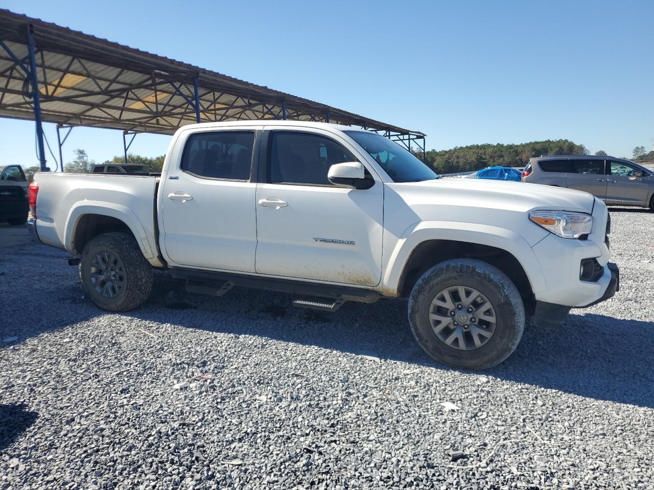 Toyota Tacoma Double Cab Image 11