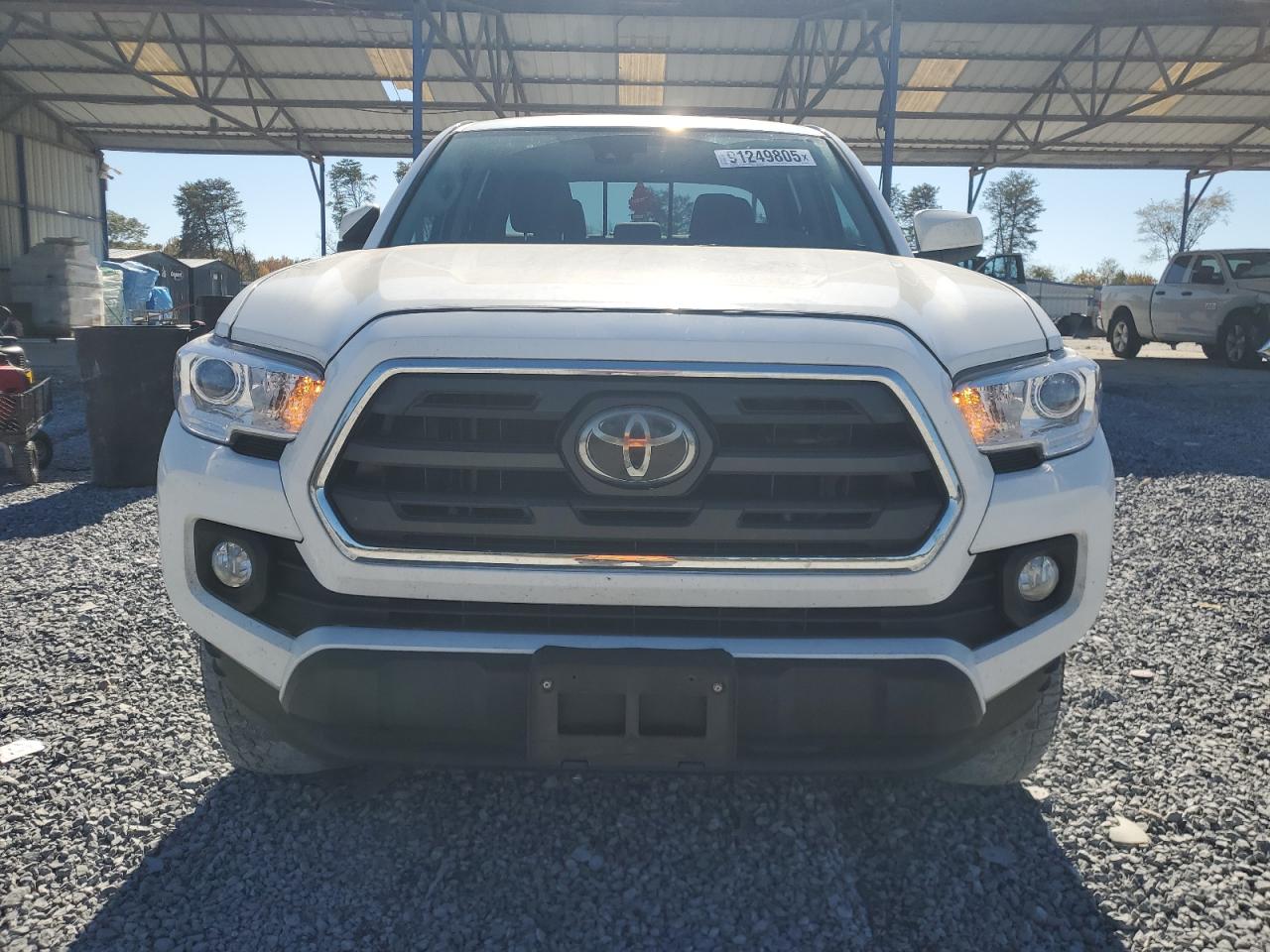 Toyota Tacoma Double Cab Image 6