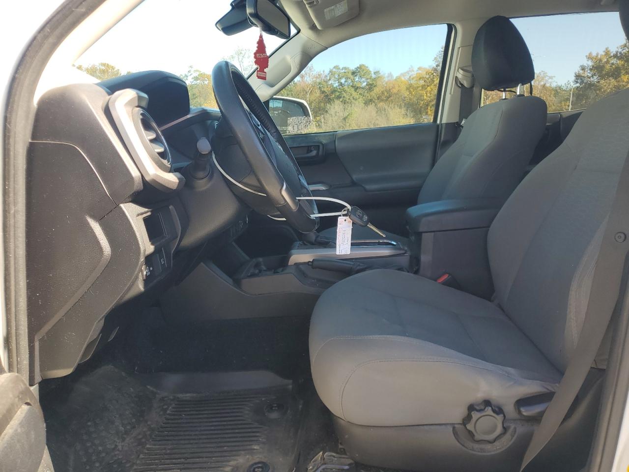 Toyota Tacoma Double Cab Image 5