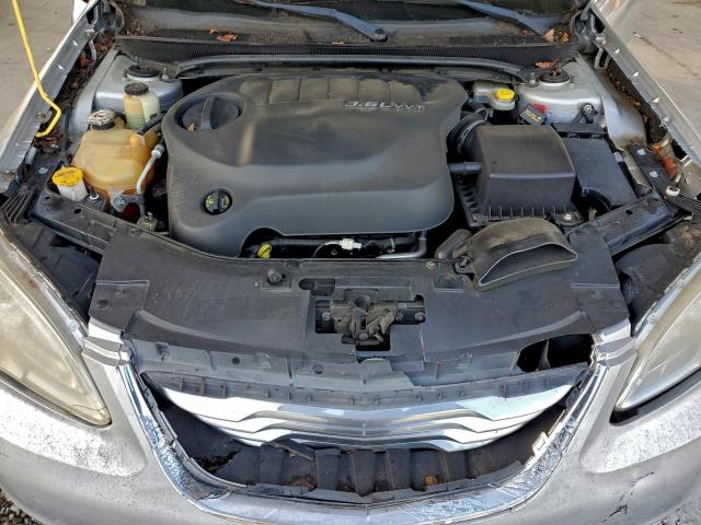 Chrysler 200 Limited Image 10