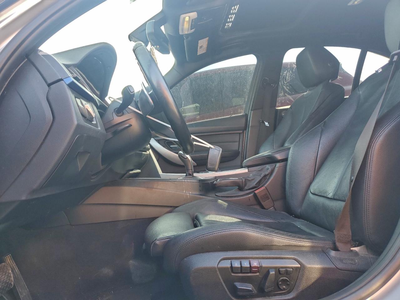 BMW 3 Series I Image 9