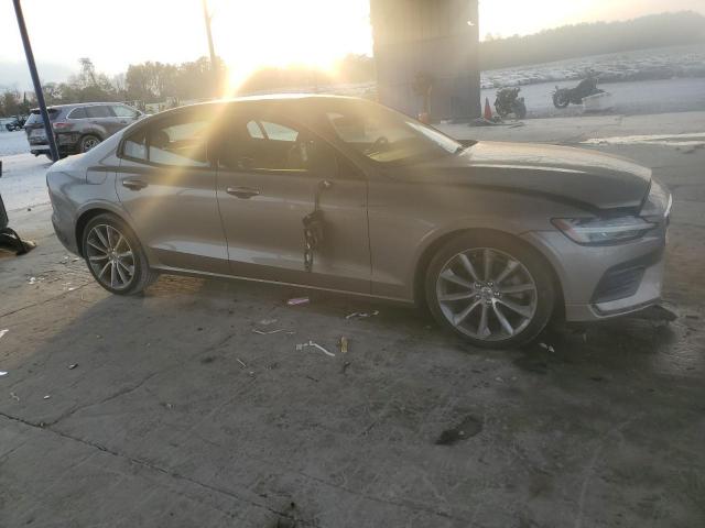 Volvo S60 T5 Momentum Image 2