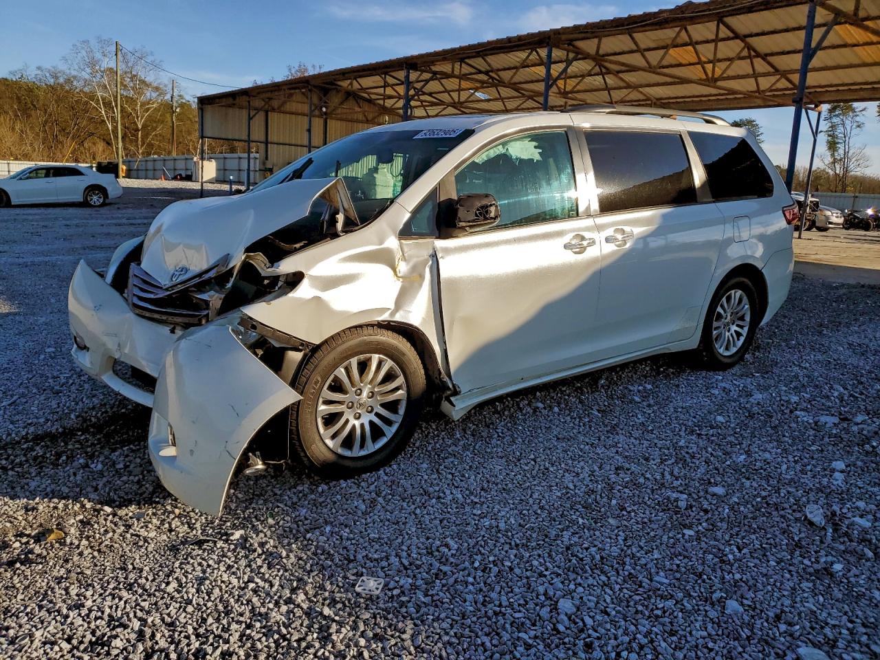 Toyota Sienna Xle Image 1