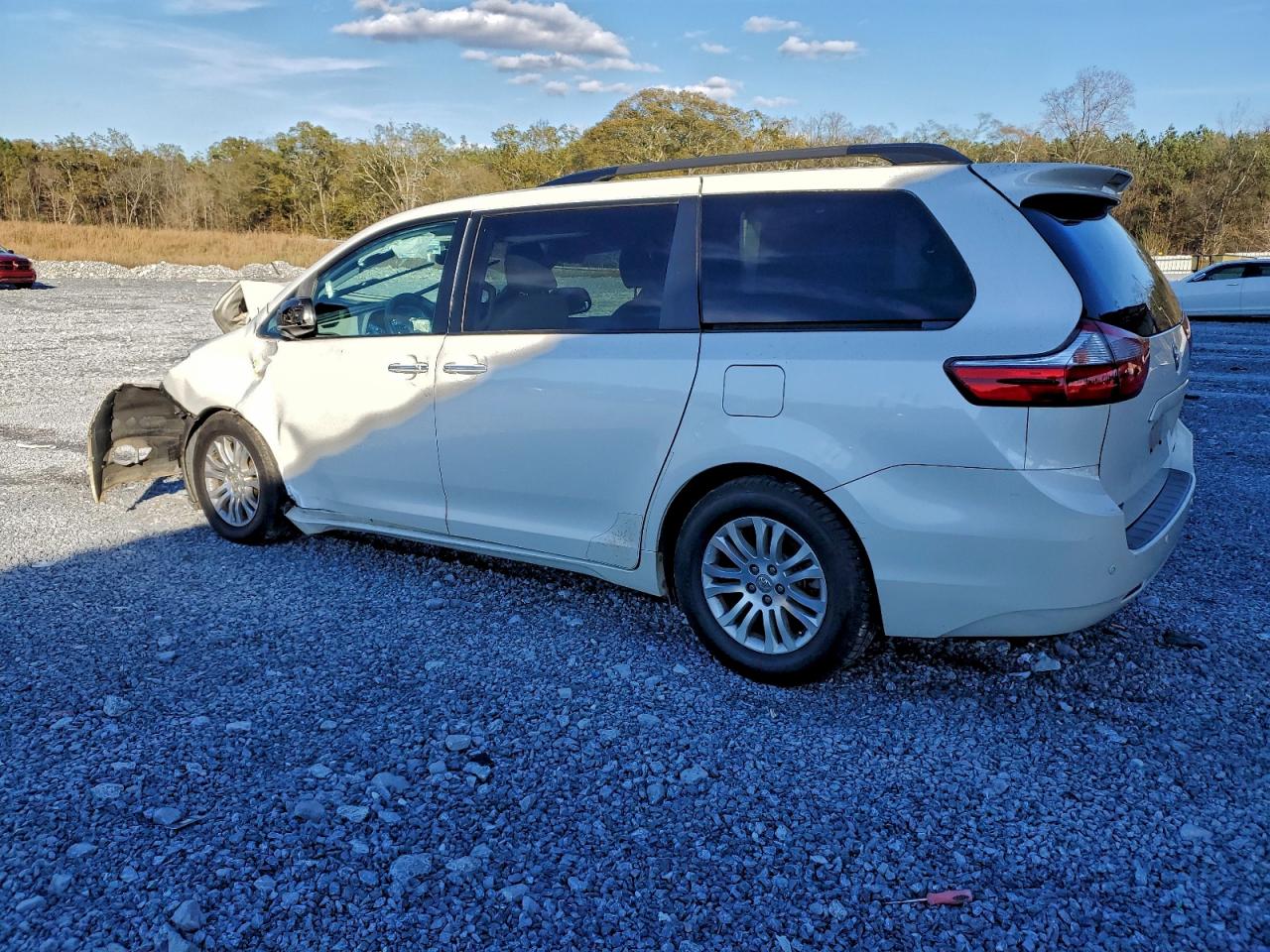 Toyota Sienna Xle Image 4