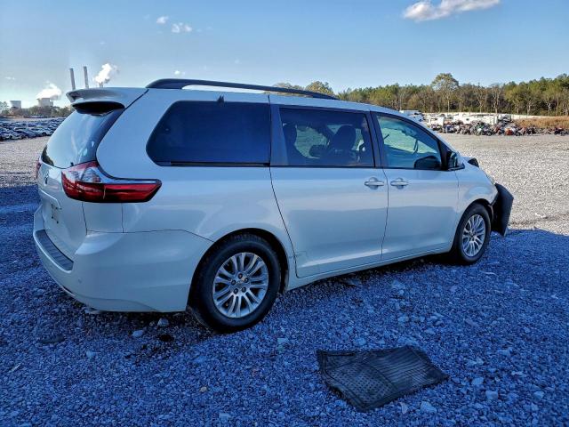 Toyota Sienna Xle Image 6