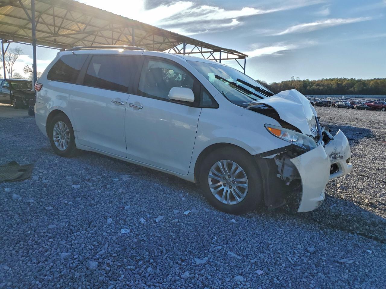 Toyota Sienna Xle Image 5