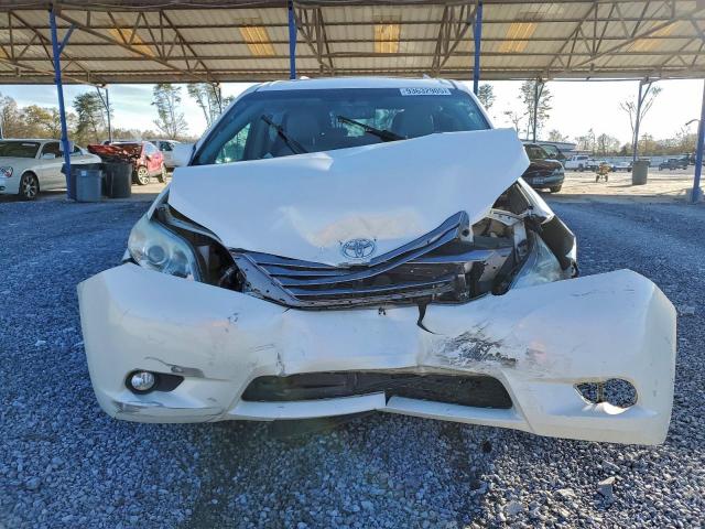 Toyota Sienna Xle Image 9