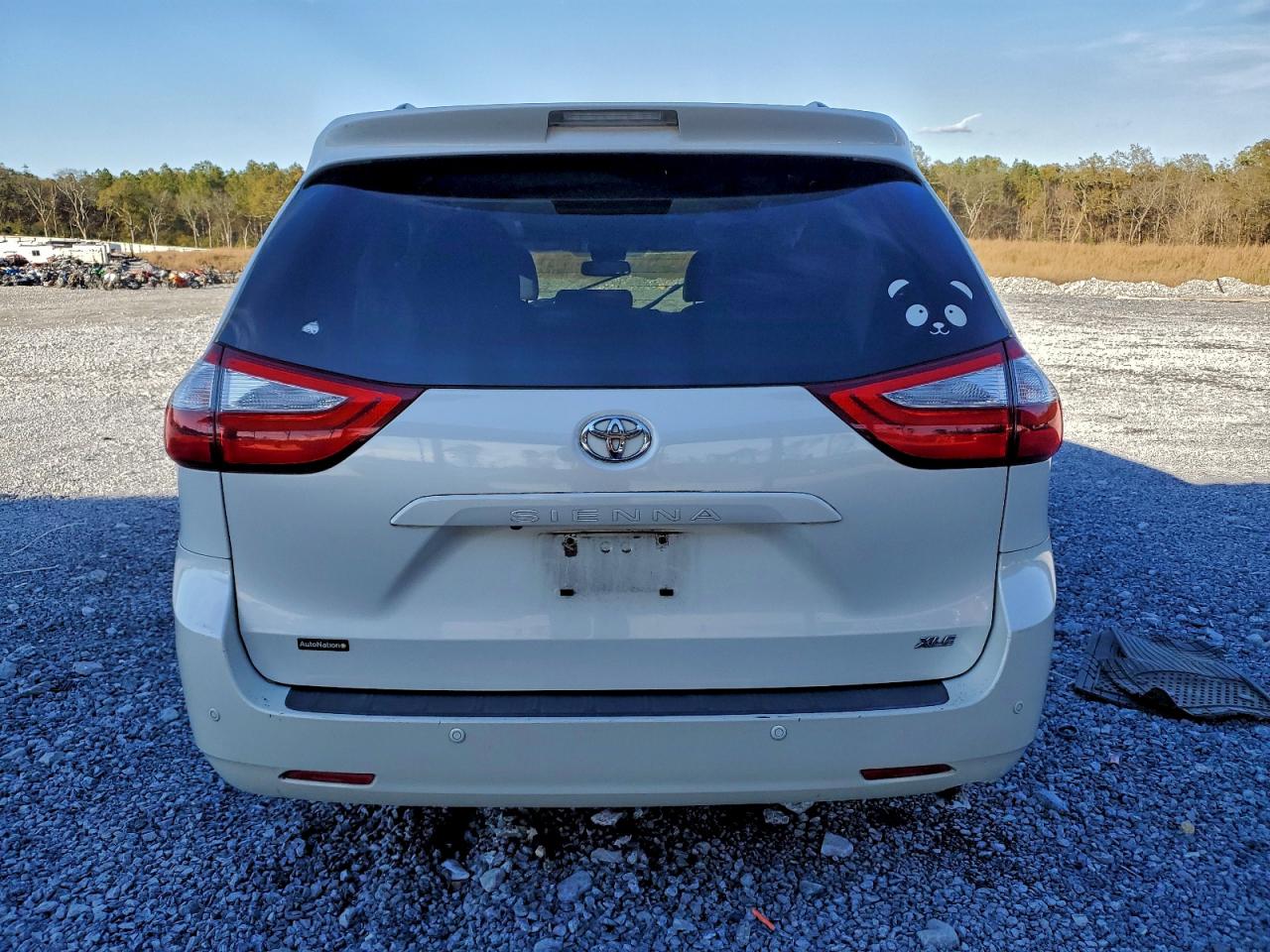 Toyota Sienna Xle Image 7