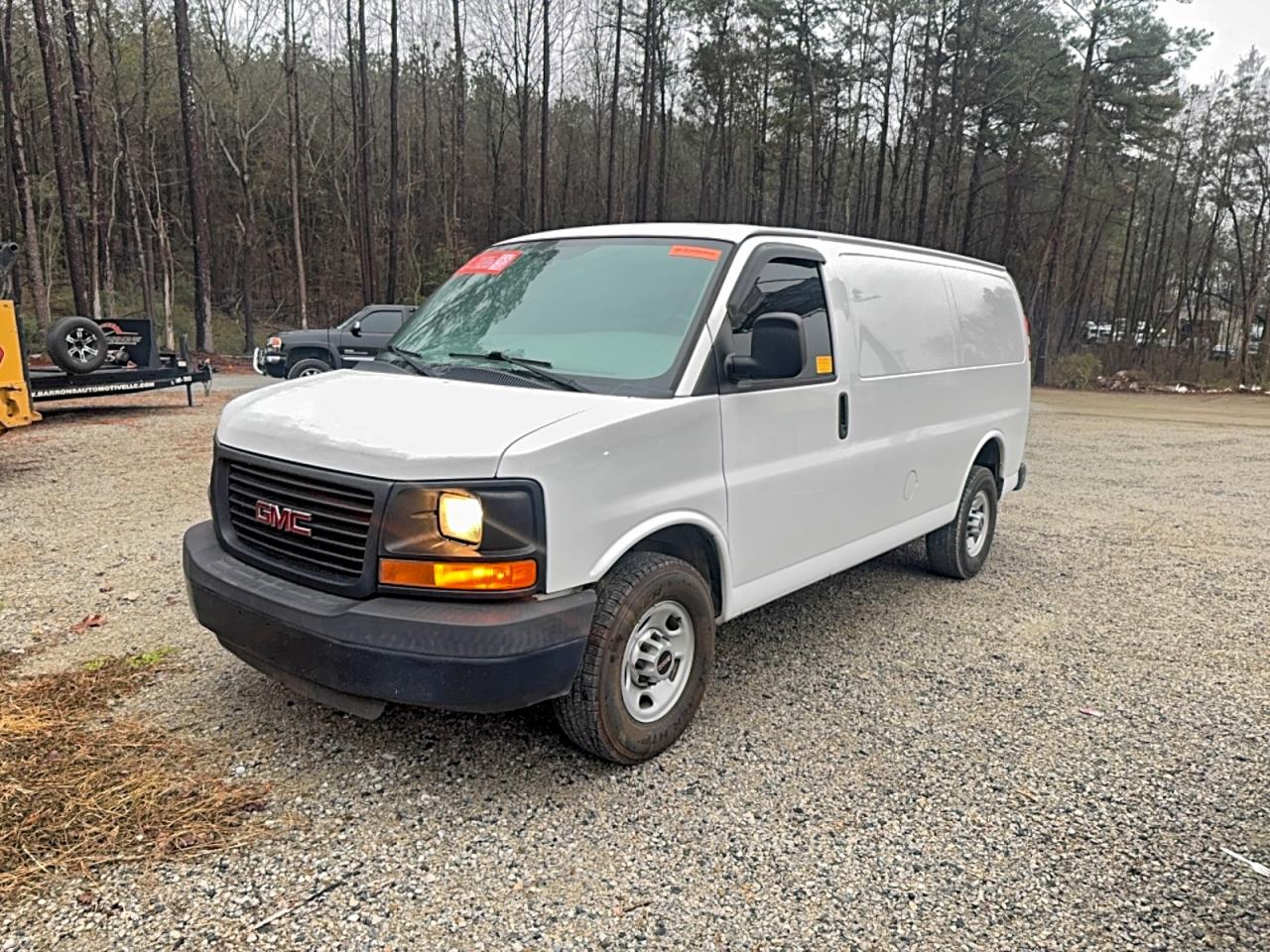 GMC Savana G2500 Image 3