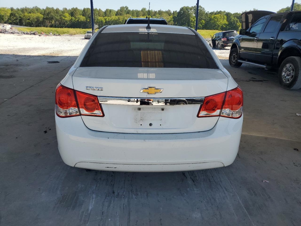 Chevrolet Cruze Ls Image 3