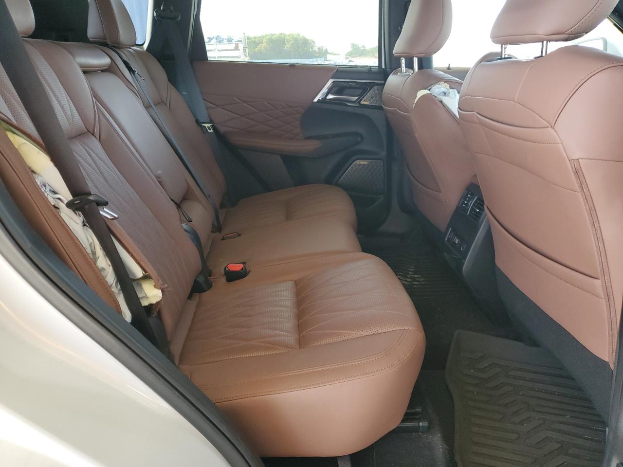 Mitsubishi Outlander Sel Image 10