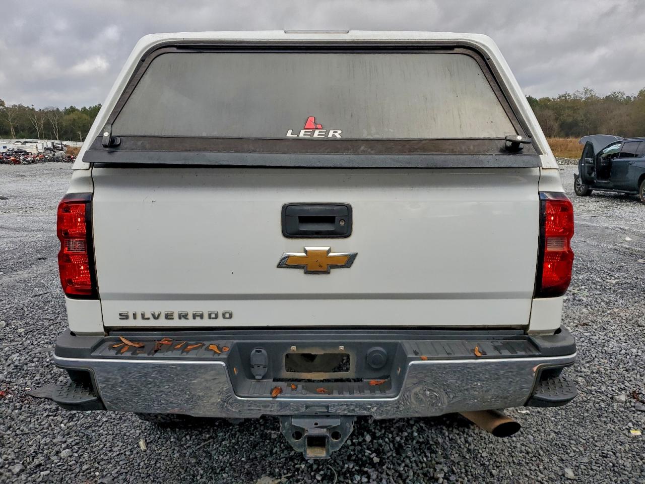 Chevrolet Silverado K2500 Heavy Duty Image 5