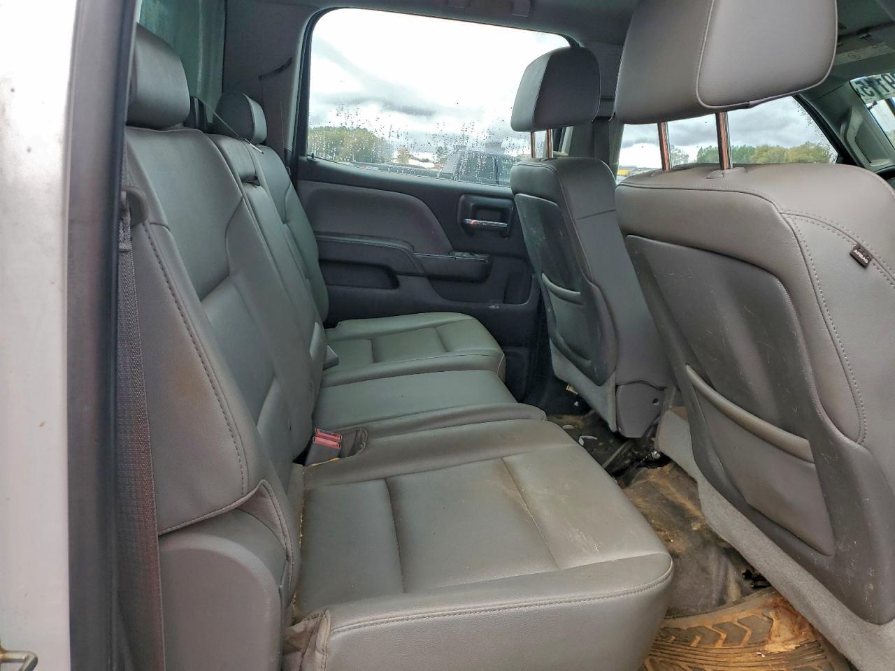 Chevrolet Silverado K2500 Heavy Duty Image 6