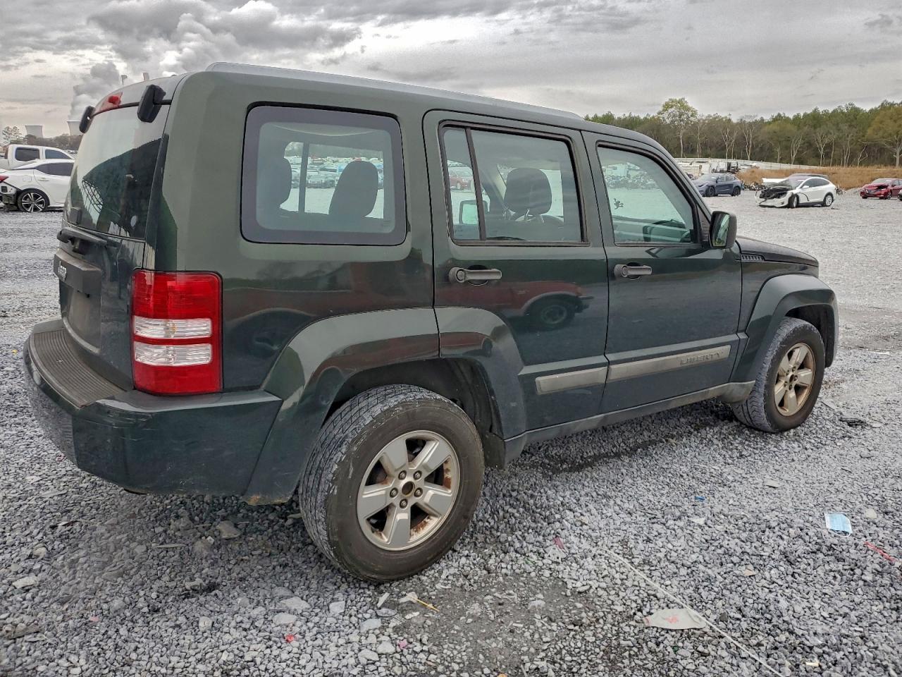 Jeep Liberty Sport Image 10
