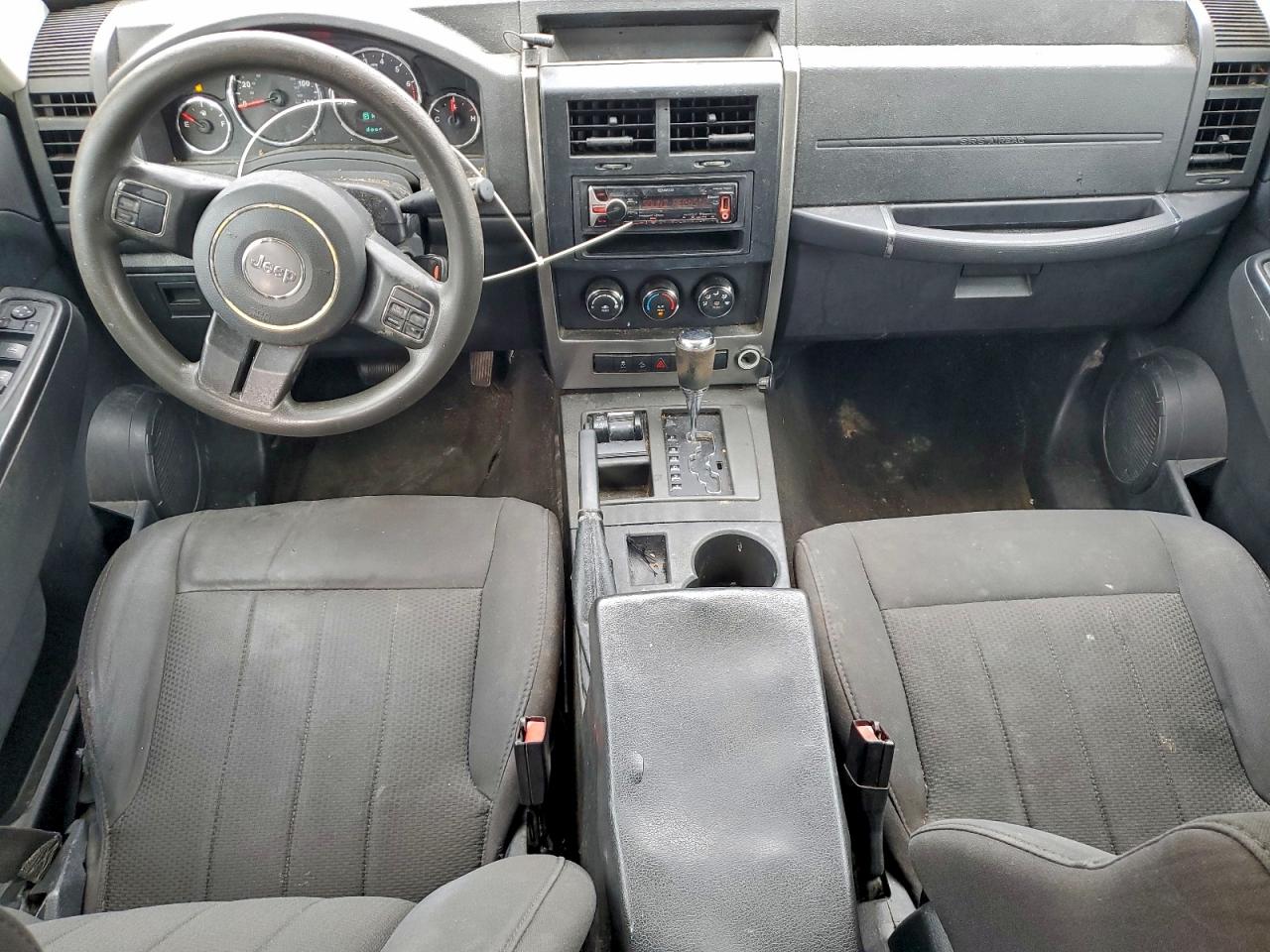 Jeep Liberty Sport Image 4