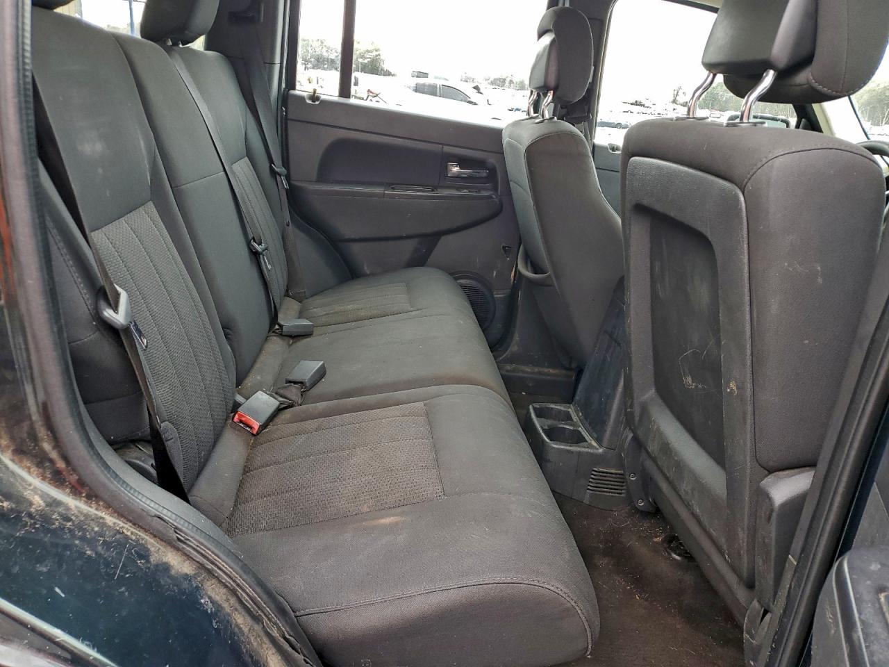 Jeep Liberty Sport Image 3