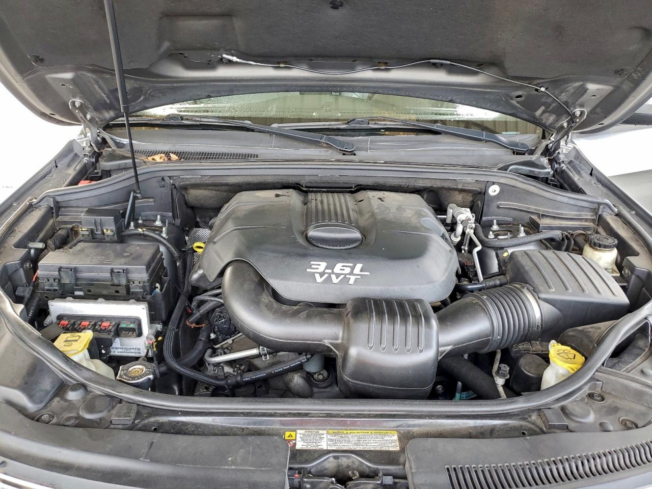 Jeep Grand Cherokee Laredo Image 2