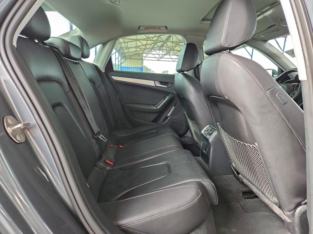 Audi A4 Premium S-line Image 9