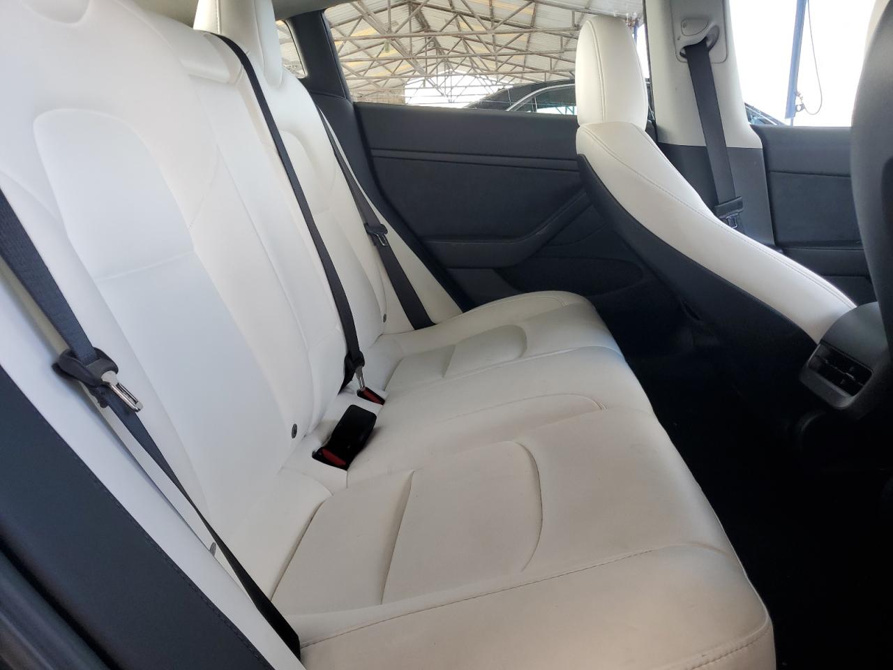 Tesla Model 3 Image 8