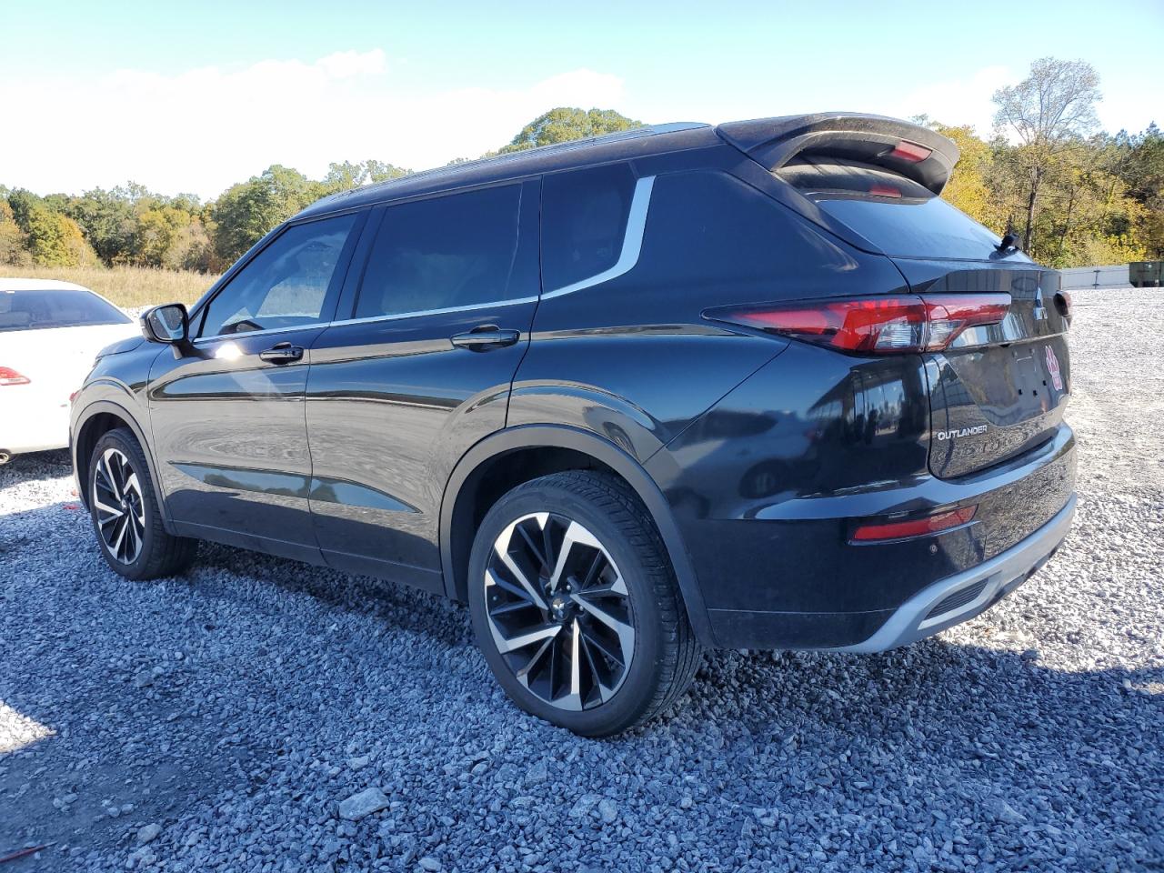 Mitsubishi Outlander Sel Image 2