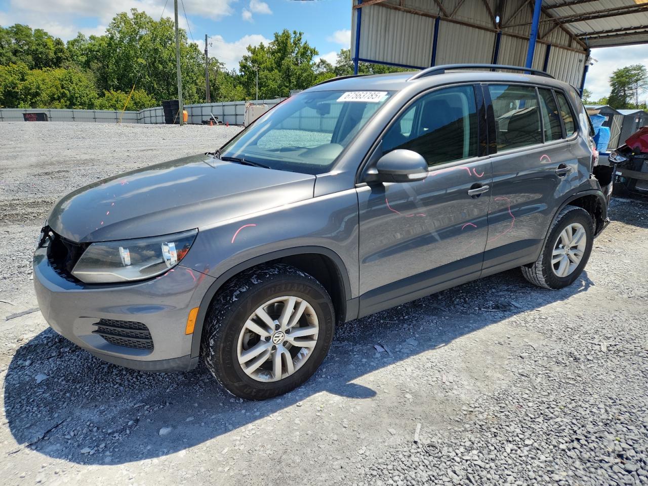 Volkswagen Tiguan S Image 1