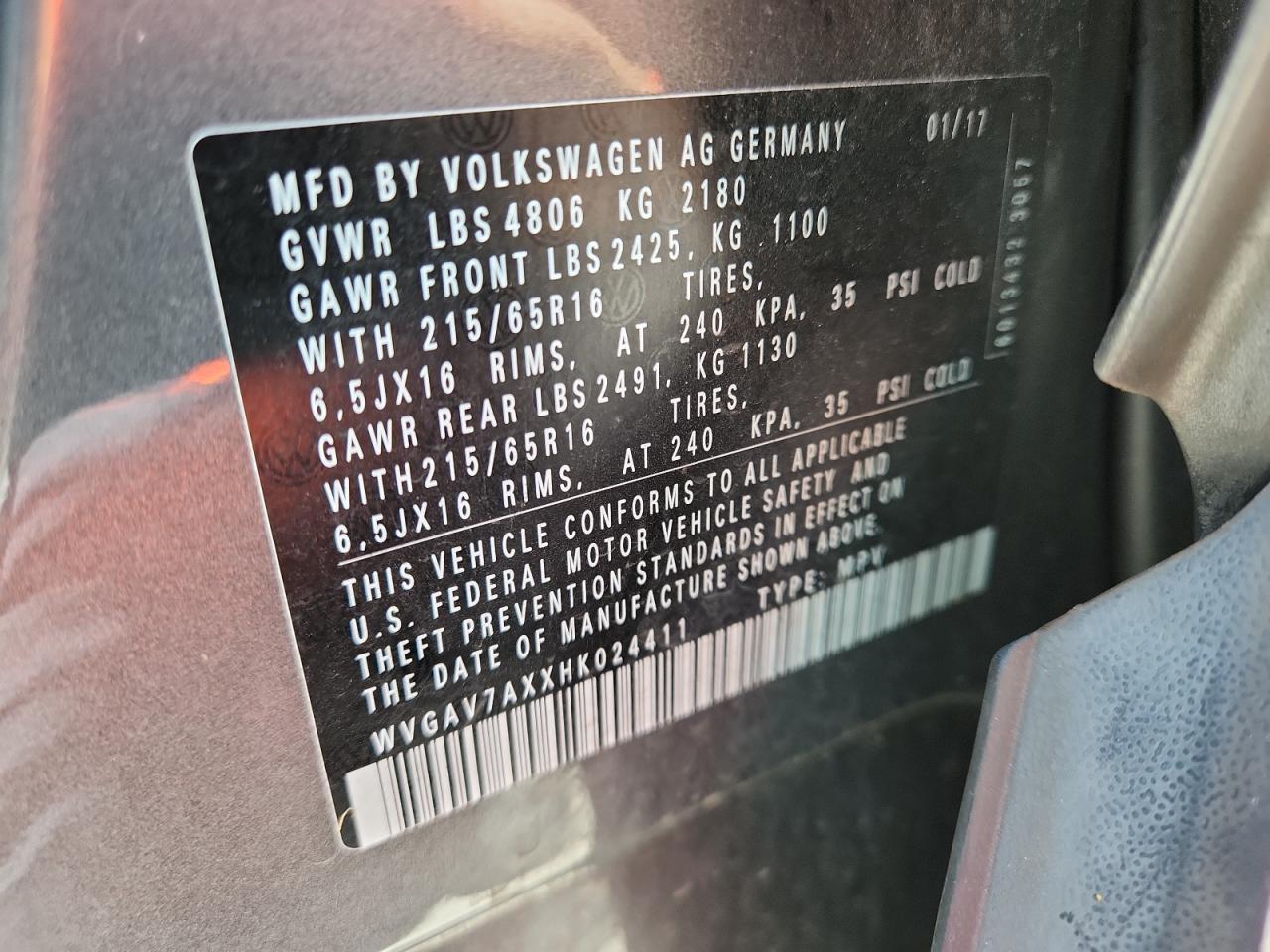 Volkswagen Tiguan S Image 7