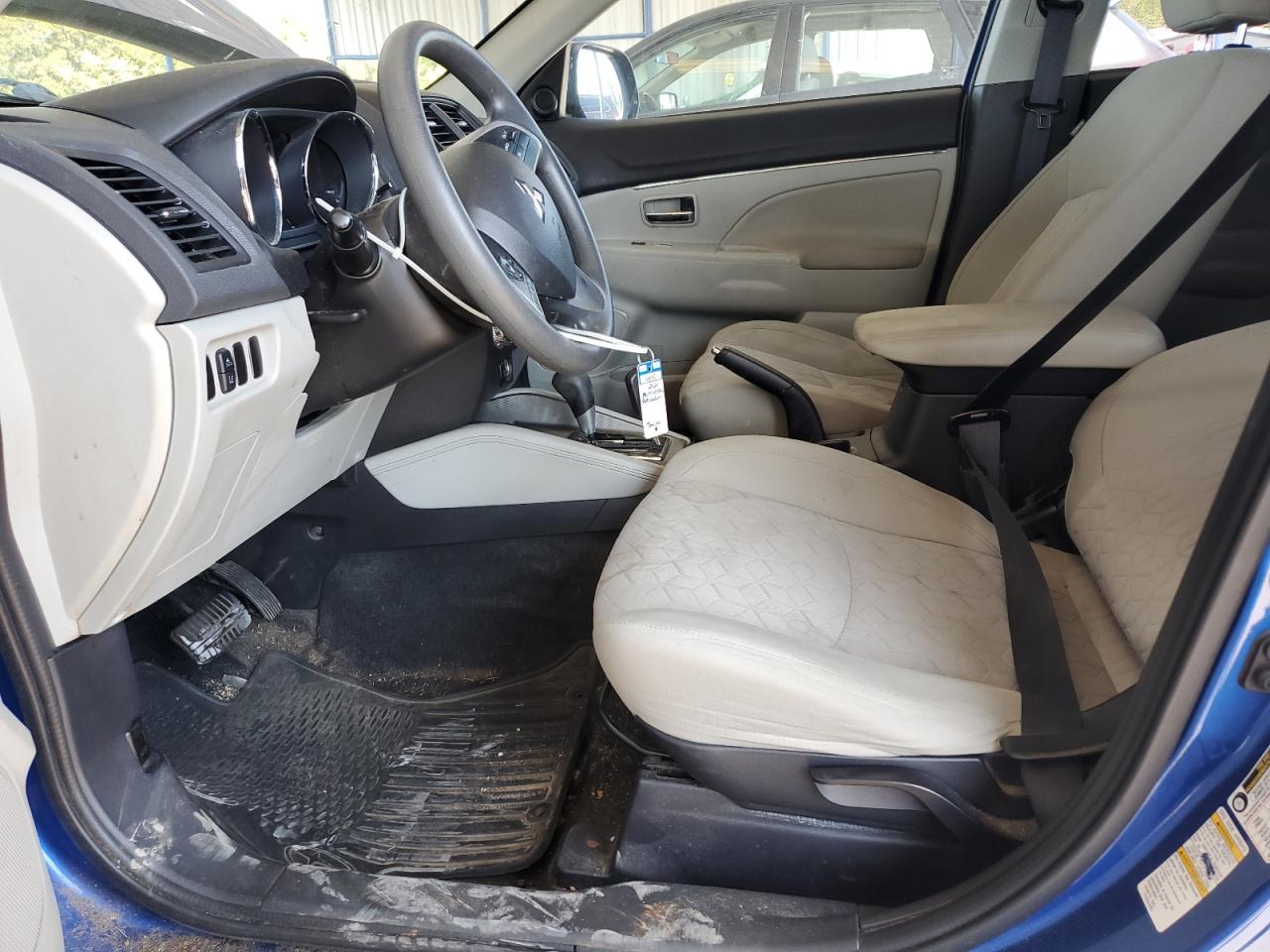 Mitsubishi Outlander Es Image 13