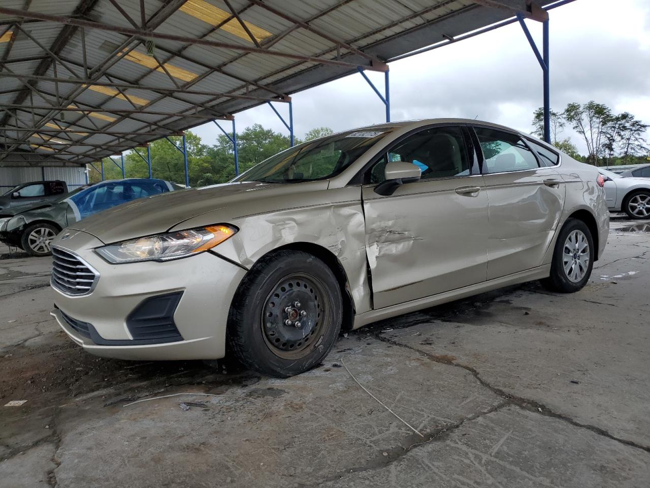Ford Fusion S Image 1
