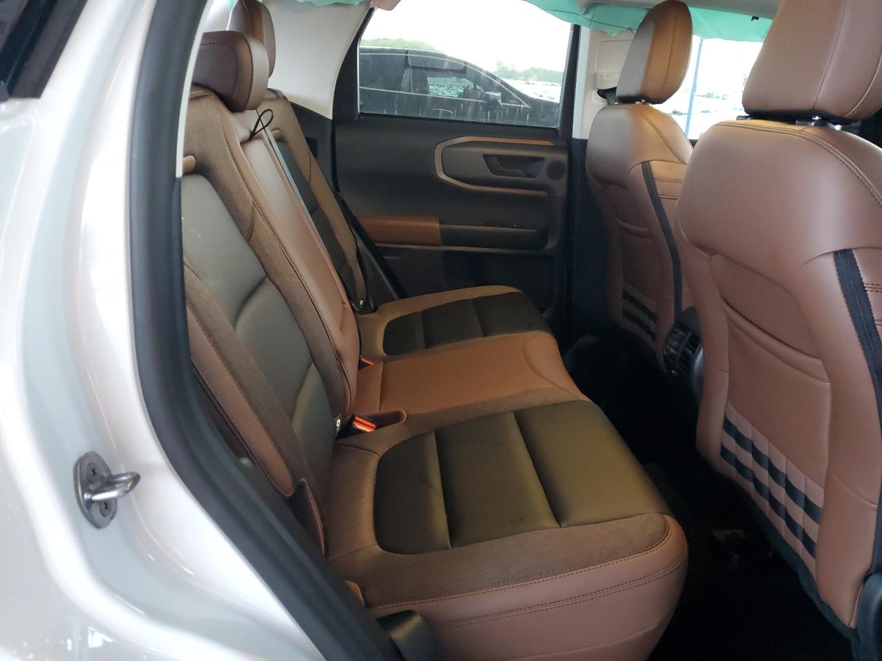 Ford Bronco Outer Banks Image 11