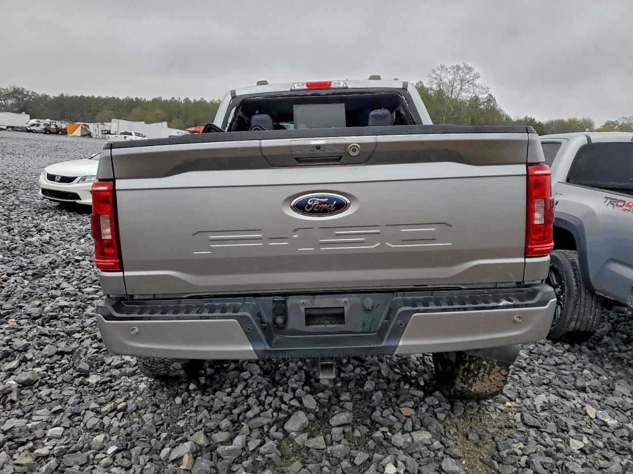 Ford F-150 Supercrew Image 5