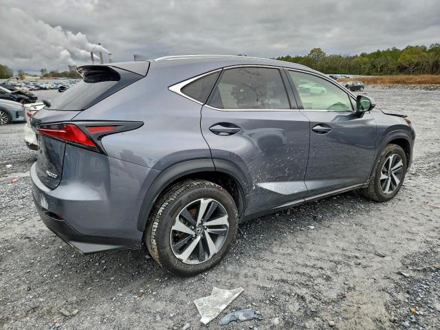 Lexus NX 300 Image 6
