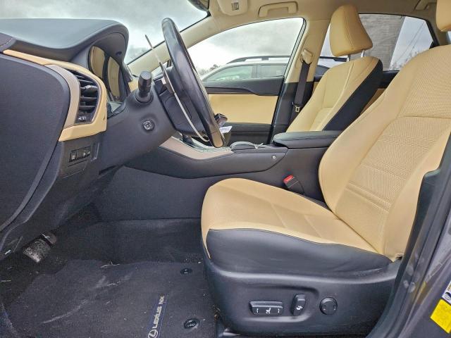 Lexus NX 300 Image 3