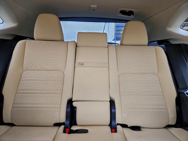 Lexus NX 300 Image 12