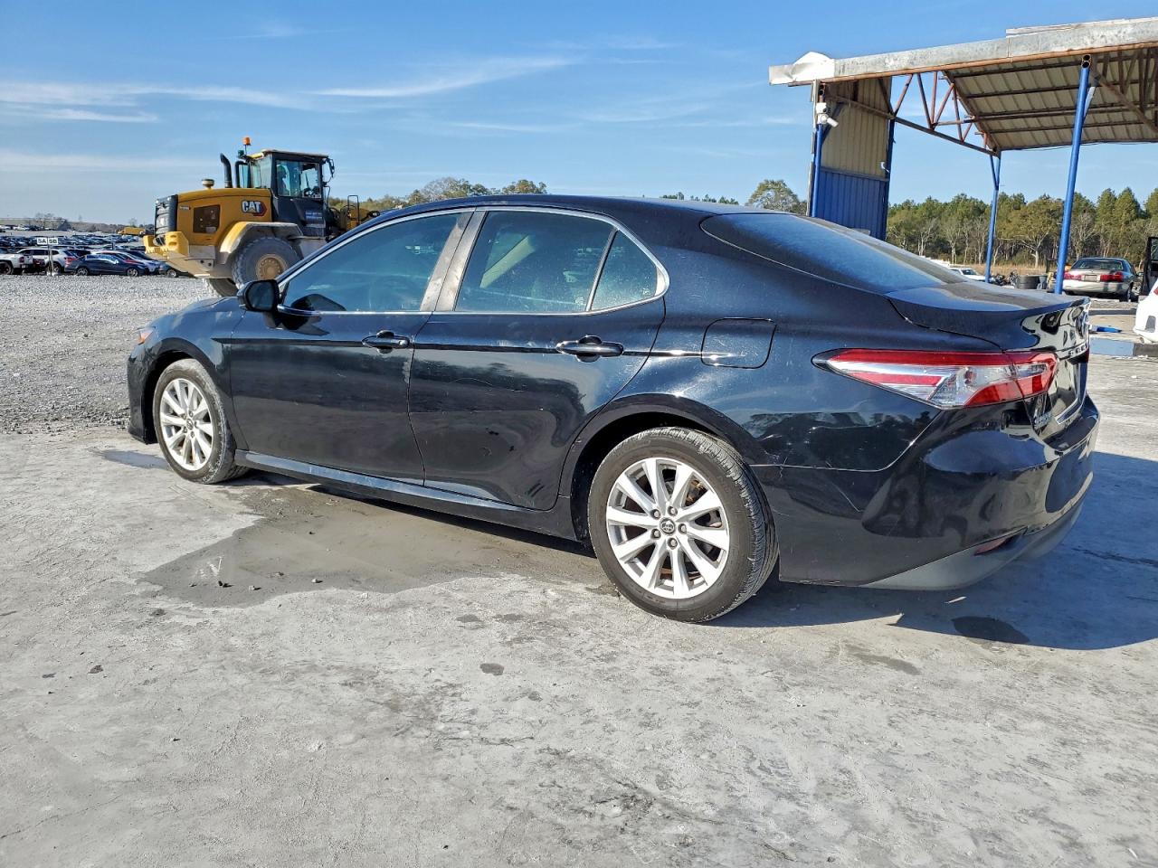 Toyota Camry L Image 3