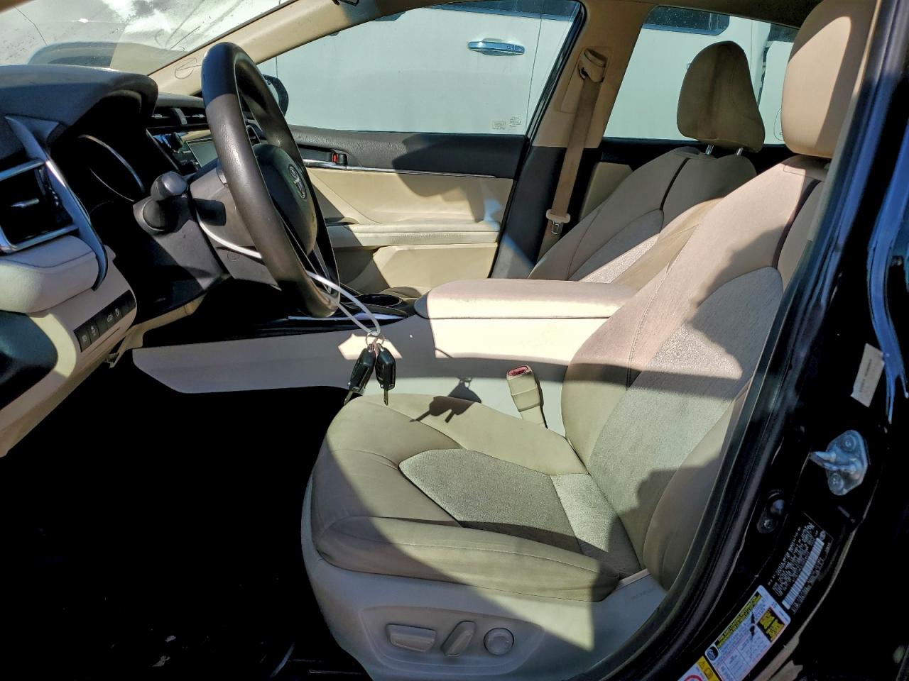 Toyota Camry L Image 5