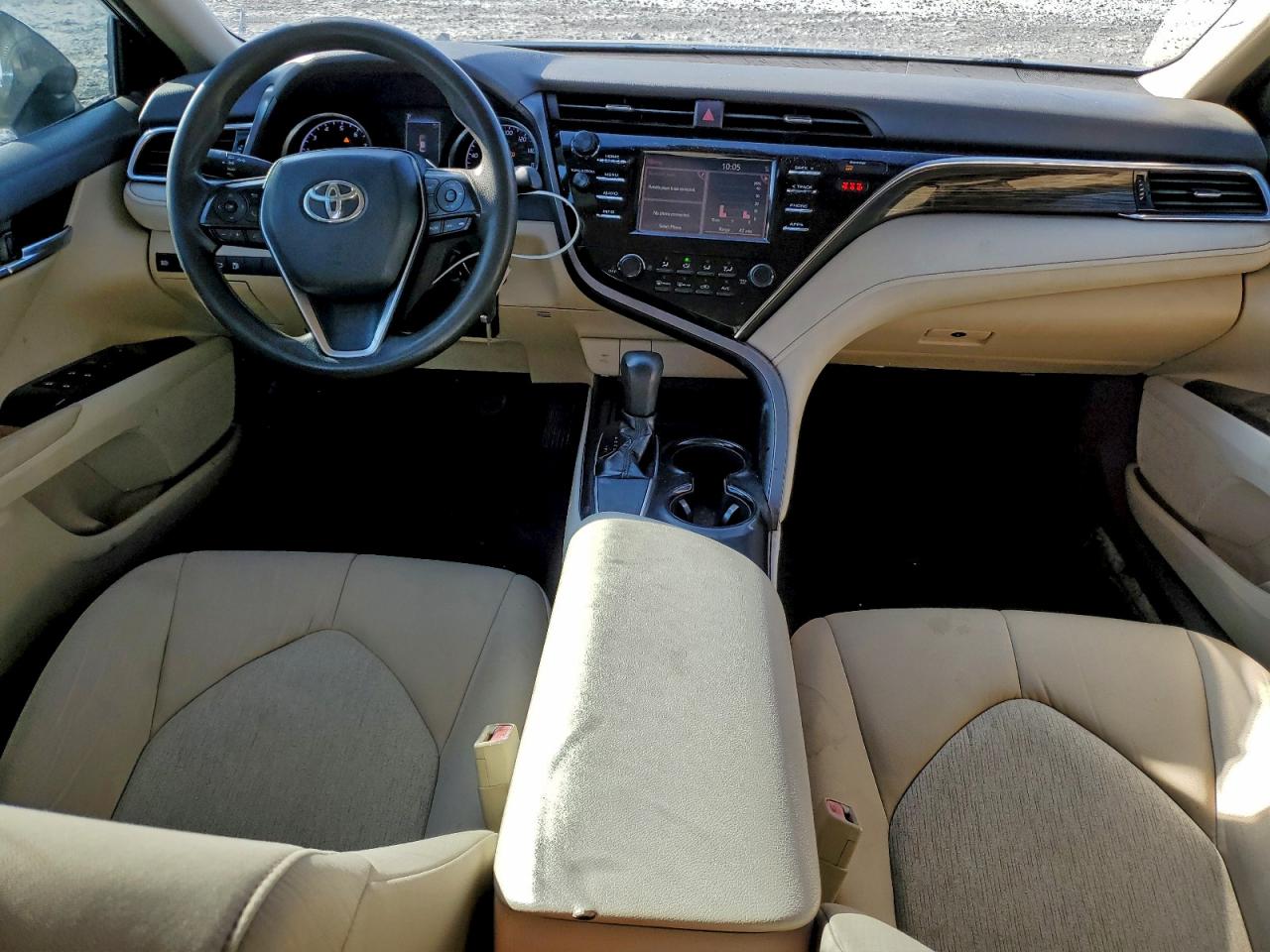 Toyota Camry L Image 7