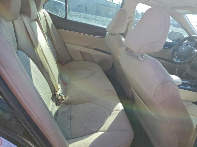 Toyota Camry L Image 11