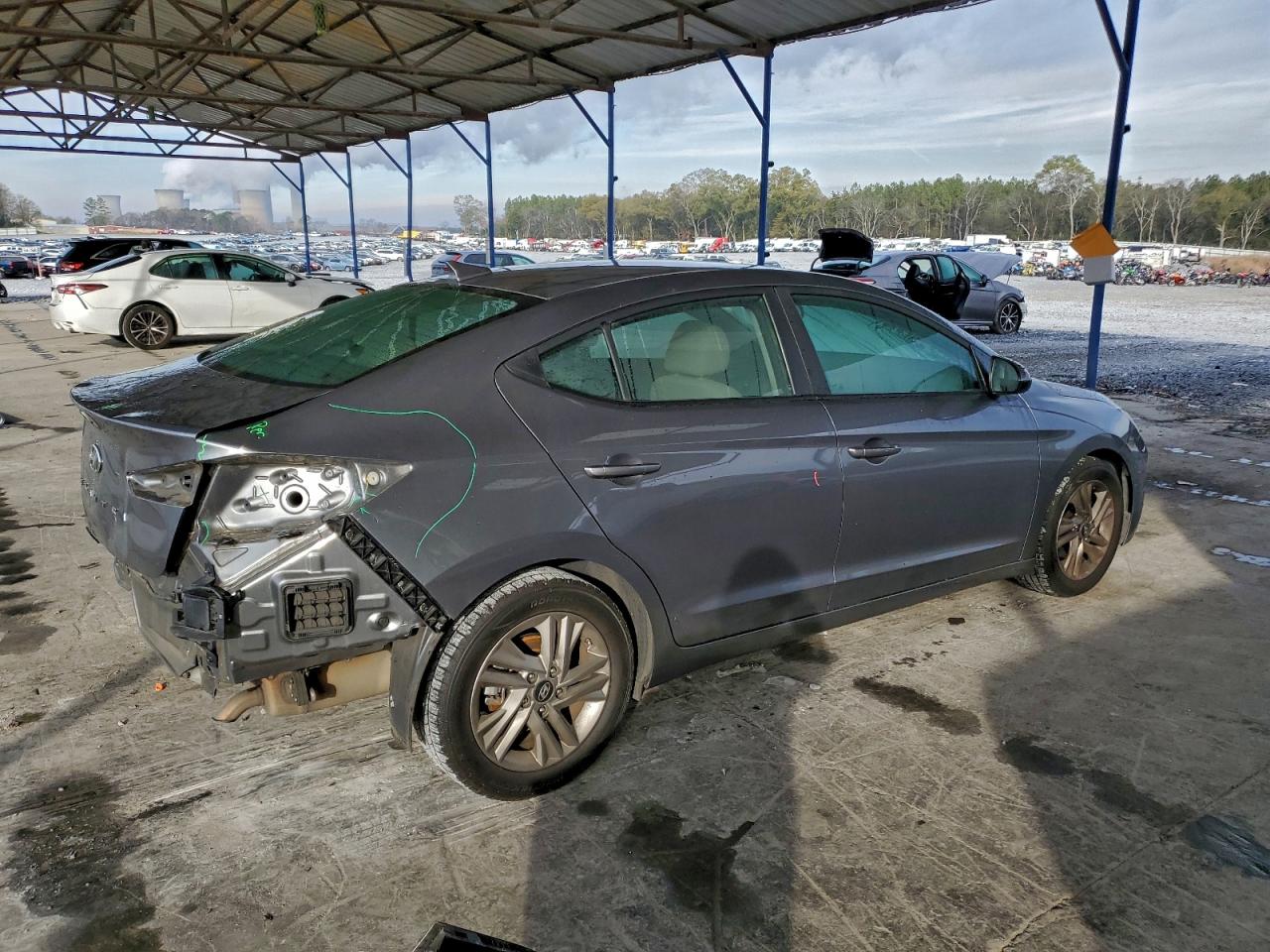 Hyundai ELANTRA Sel Image 3