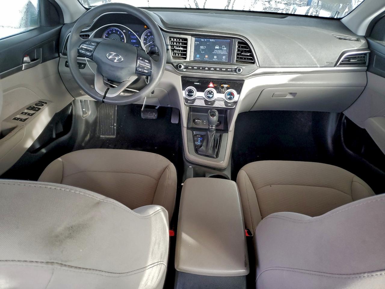 Hyundai ELANTRA Sel Image 9