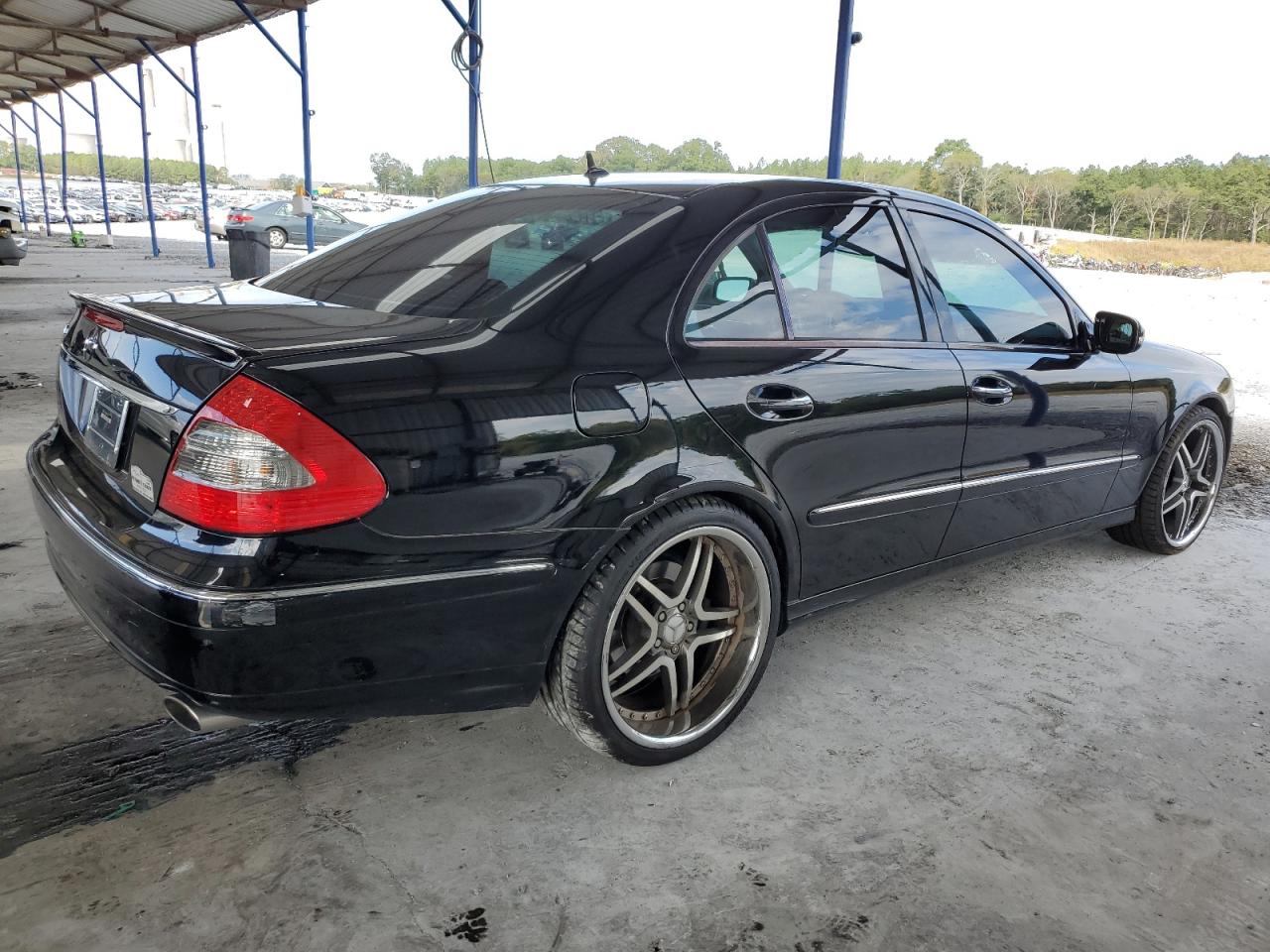 Mercedes-Benz E-Class 350 Image 4