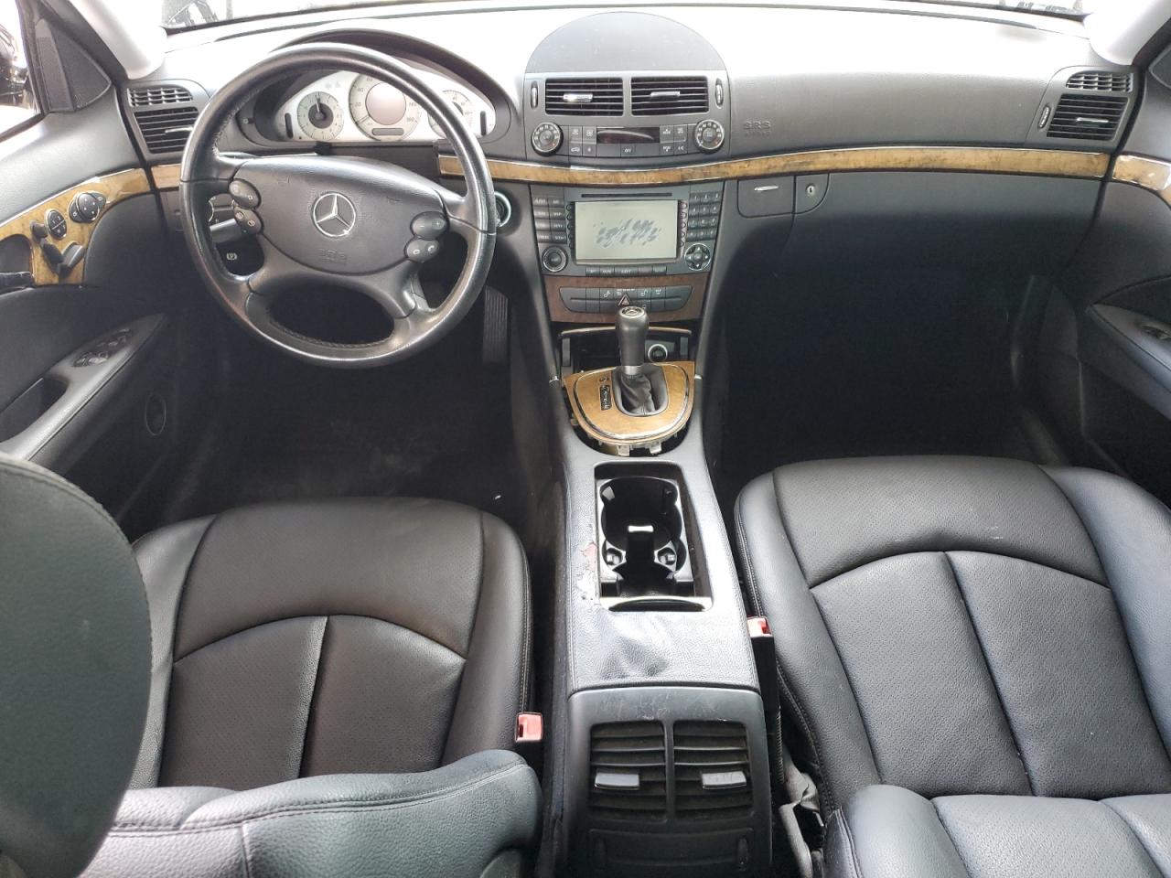 Mercedes-Benz E-Class 350 Image 10